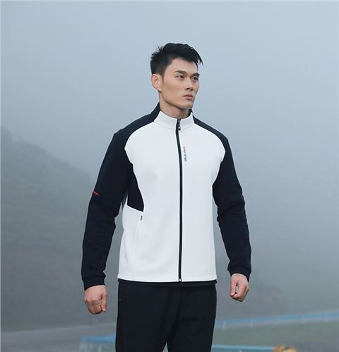 时尚针织外套