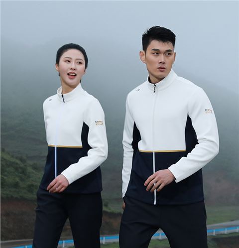 时尚针织外套