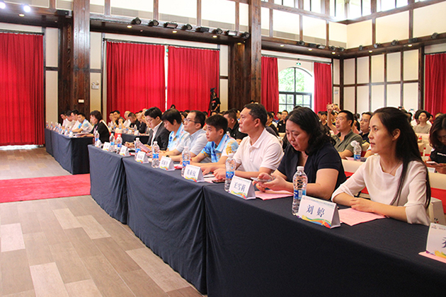 门徒娱乐运动服定制专家助力2019粤港澳大湾区青少年体育文化交流会