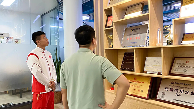 郑鹏飞参观门徒娱乐公司